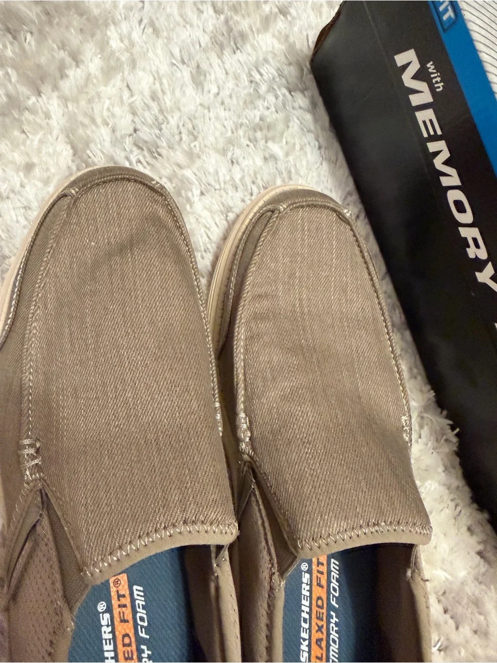 Men’s Skechers casual Slip-On Sneakers “Relaxed fit , memory foam “ new in box